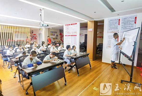 认真学习中医理论基础知识。