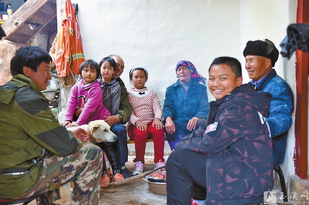 李甲福在木西格村学生家，任教时他经常到此家访。摄于2018年12月30日。